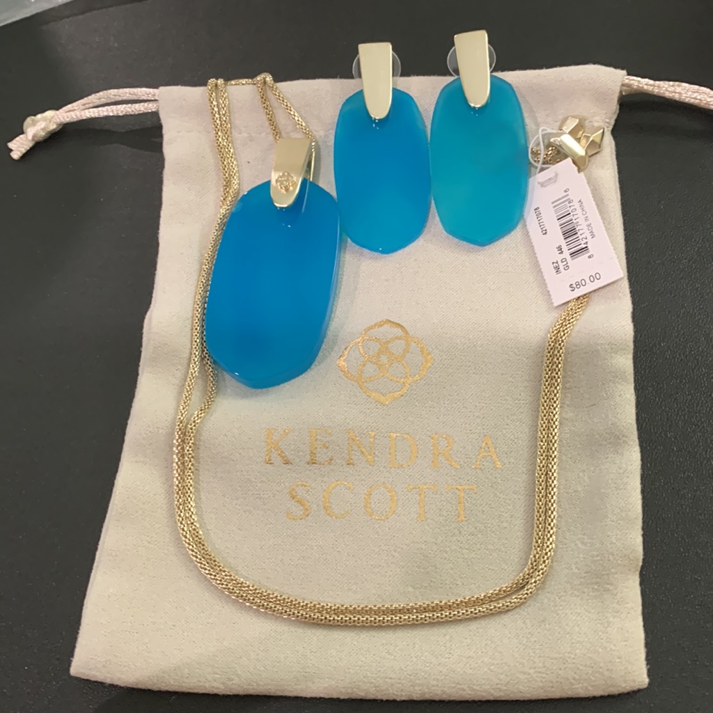 Beautiful Kendra Scott Necklace And Earrings